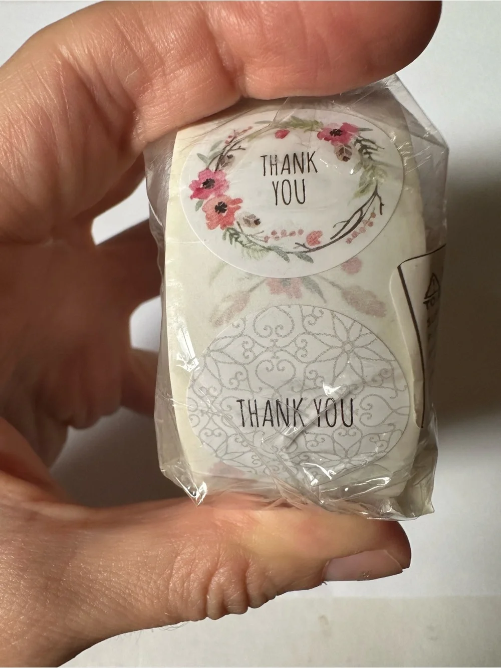 💜 NWT Floral & Feathers Circle Thank You Stickers (500 Stickers)